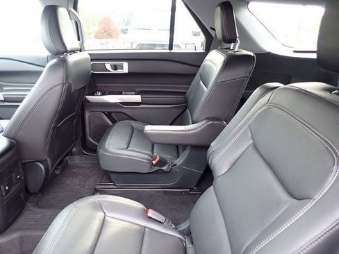 Used 2023 Ford Explorer XLT w/ Equipment Group 202A image 18