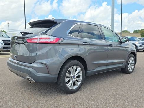 Used 2022 Ford Edge Titanium AWD/4WD image 3