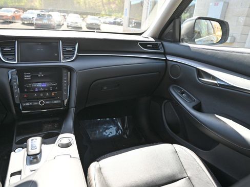 Used 2023 INFINITI QX50 Luxe AWD/4WD image 15