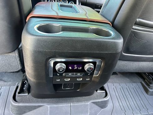 Used 2023 GMC Yukon Denali Ultimate AWD/4WD image 45