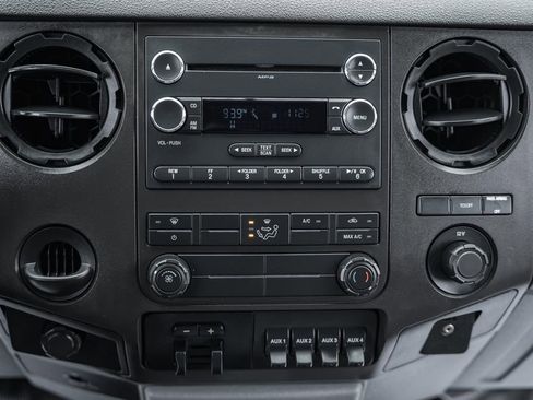 Used 2015 Ford F450 XL w/ XL Value Package image 29