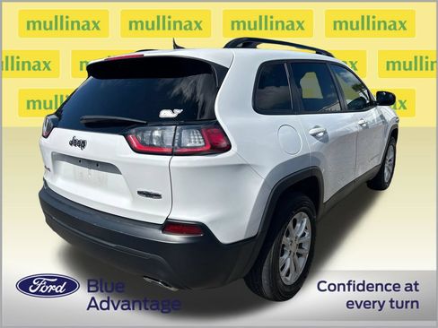 Used 2022 Jeep Cherokee Latitude Lux AWD/4WD image 3