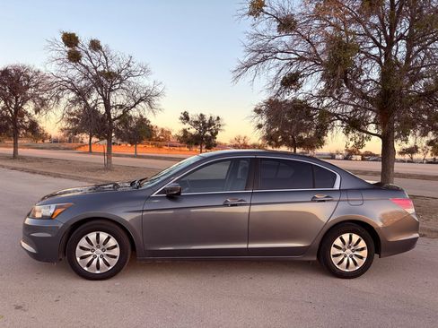 Used 2011 Honda Accord LX image 2