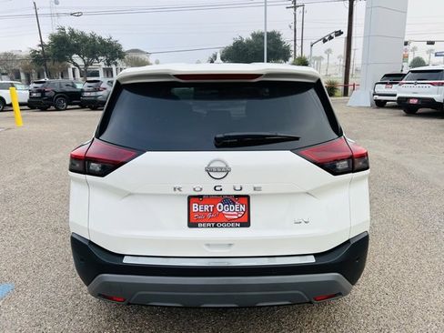 Certified 2023 Nissan Rogue SV image 5