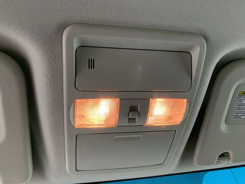 Used 2019 Nissan NV 2500 SV RWD image 25