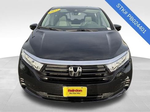 Used 2023 Honda Odyssey Elite image 2