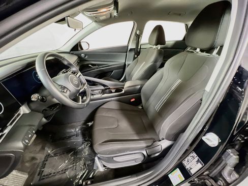 Used 2023 Hyundai Elantra SEL w/ Convenience Package FWD image 21