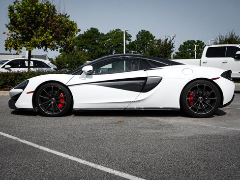 Used 2018 McLaren 570S Spider RWD image 8