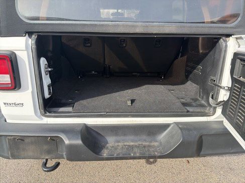 Used 2018 Jeep Wrangler Unlimited Sport S image 4