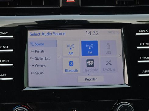 Used 2019 Toyota Camry SE w/ Carpet Mat Package image 21