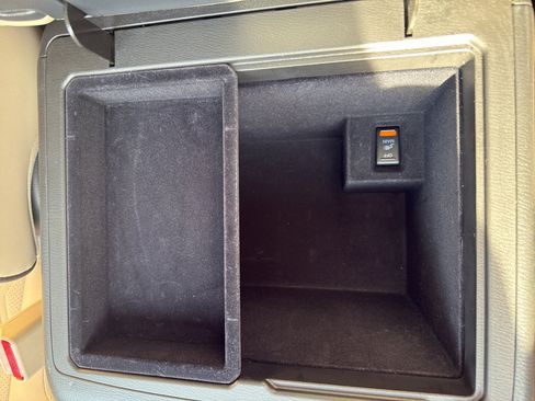 Used 2021 Nissan Armada Platinum w/ Captain's Chairs Package image 28