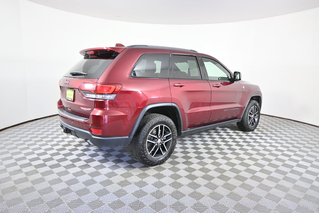 Used 2017 Jeep Grand Cherokee Trailhawk w/ Trailhawk Luxury Group AWD/4WD image 6