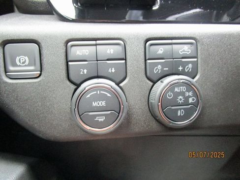 Certified 2024 Chevrolet Silverado 3500 LTZ w/ LTZ Premium Package image 12