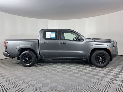 Used 2024 Nissan Frontier SV image 12