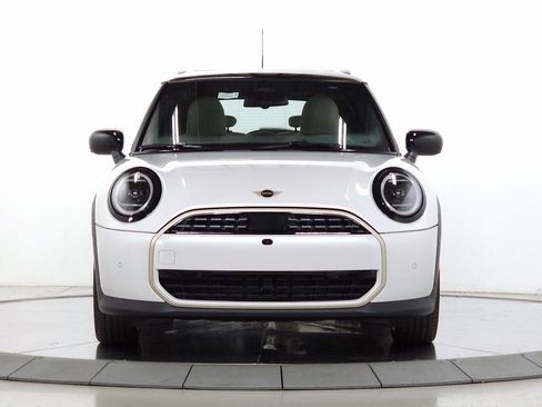 New 2025 MINI Cooper 2-Door Hardtop image 2