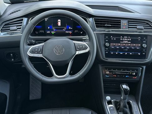 Used 2023 Volkswagen Tiguan SE FWD image 14