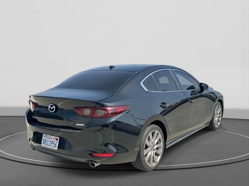 Used 2019 MAZDA MAZDA3 Sedan w/ Preferred Package image 6