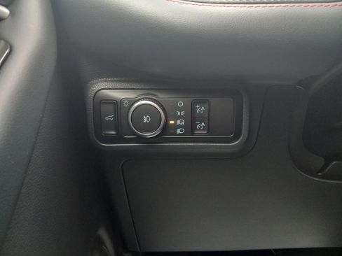 Used 2025 Ford Explorer ST-Line w/ ST-Line Street Pack image 24