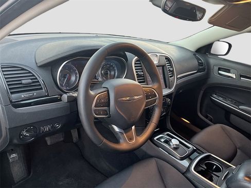 Used 2023 Chrysler 300 Touring w/ Sport Appearance Package image 9