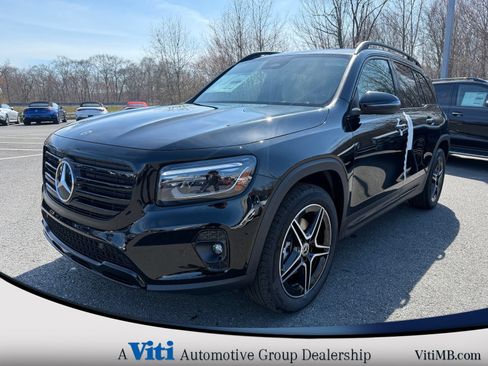 Used 2026 Mercedes-Benz GLB 250 4MATIC image 4