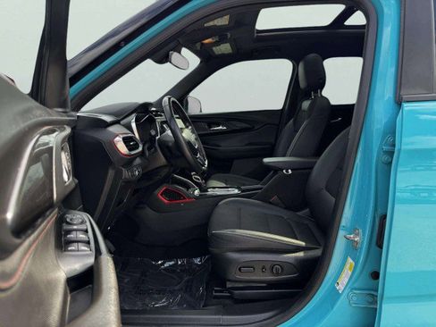 Used 2021 Chevrolet TrailBlazer RS w/ Sun and Liftgate Package image 17