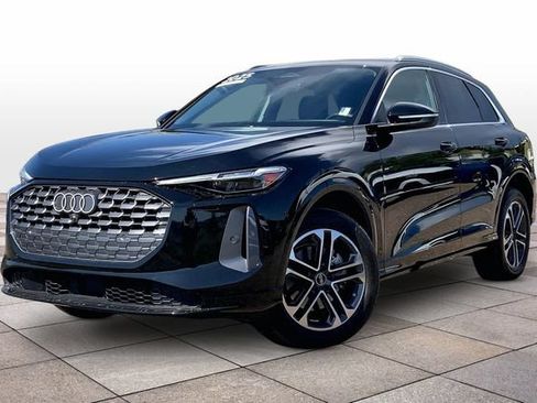 Certified 2025 Audi Q5 Premium Plus w/ Premium Plus AWD/4WD image 1