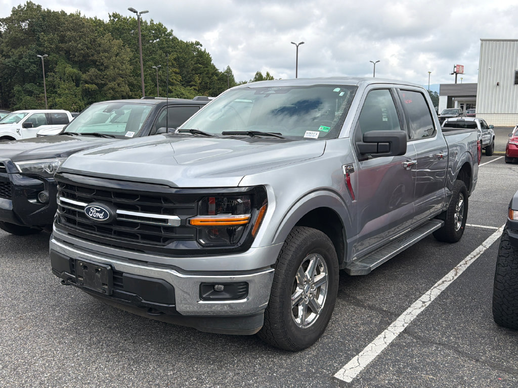 Used 2025 Ford F150 XLT w/ Equipment Group 301A Standard AWD/4WD image 3
