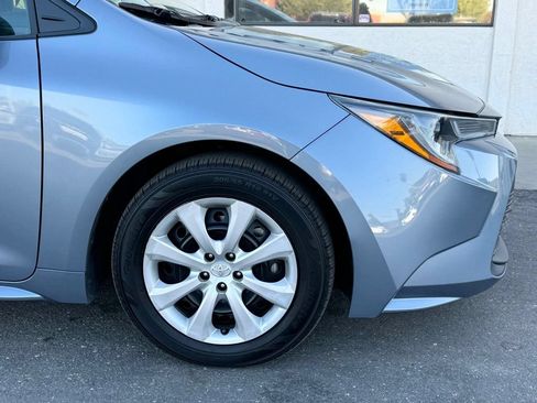 Used 2024 Toyota Corolla LE FWD image 2