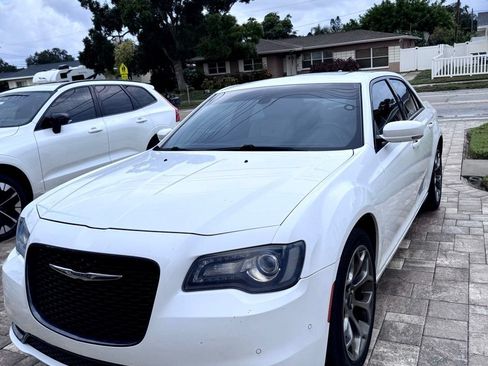 Used 2017 Chrysler 300 S w/ 300S Premium Group RWD image 4