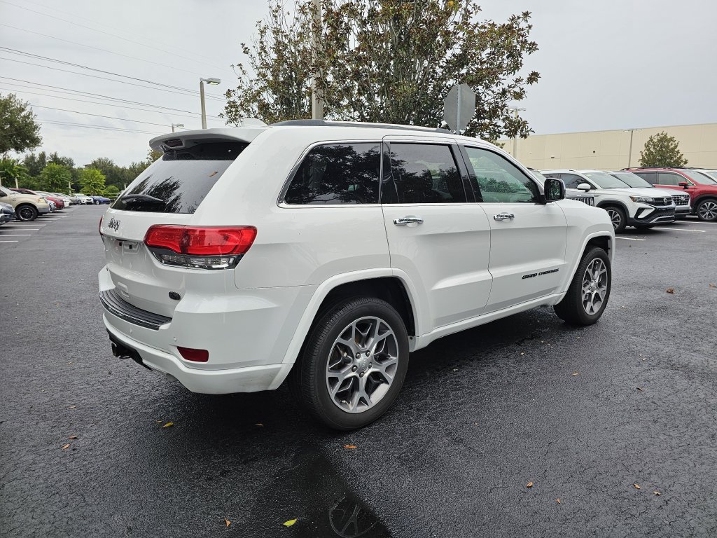 Used 2020 Jeep Grand Cherokee Overland AWD/4WD image 3