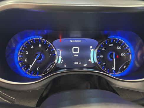 Used 2026 Chrysler Pacifica Limited FWD image 20
