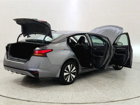 Used 2022 Nissan Altima 2.5 SV AWD/4WD image 12