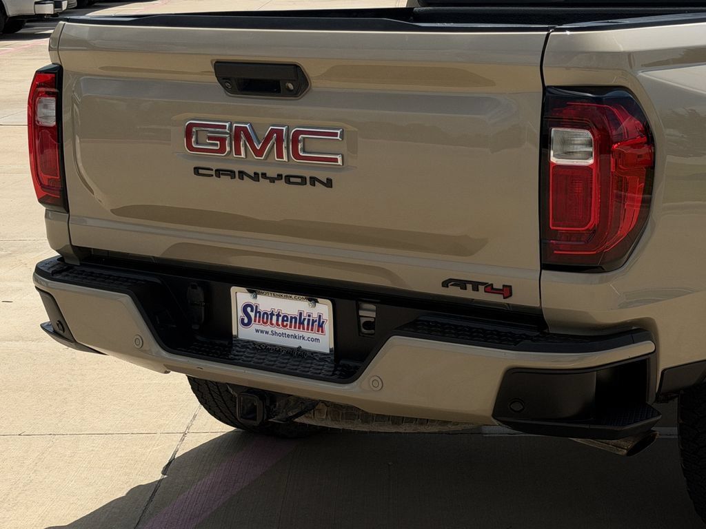 Used 2024 GMC Canyon AT4 w/ Technology Package AWD/4WD image 6