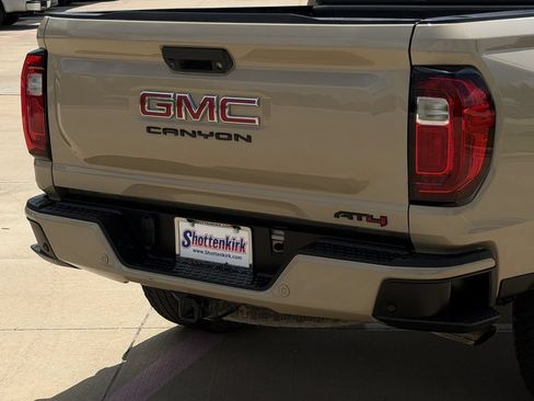 Used 2024 GMC Canyon AT4 w/ Technology Package AWD/4WD image 6