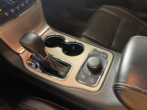 Certified 2017 Jeep Grand Cherokee Overland AWD/4WD image 27