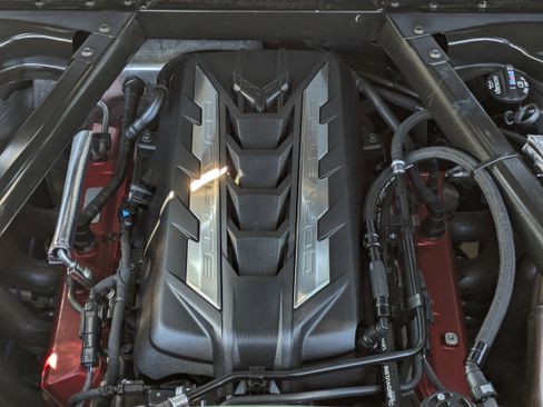 Used 2021 Chevrolet Corvette Stingray Premium Cpe w/ Z51 Performance Package image 18