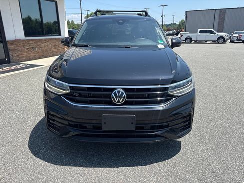 Used 2022 Volkswagen Tiguan SE R-Line AWD/4WD image 11