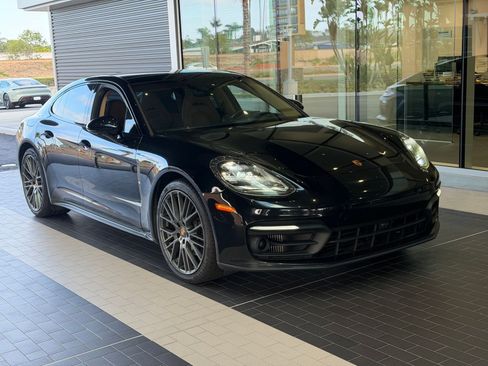 Certified 2023 Porsche Panamera 4 Platinum Edition AWD/4WD image 4