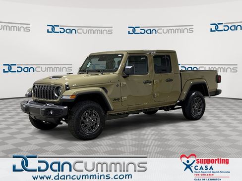 New 2026 Jeep Gladiator Sport AWD/4WD image 1