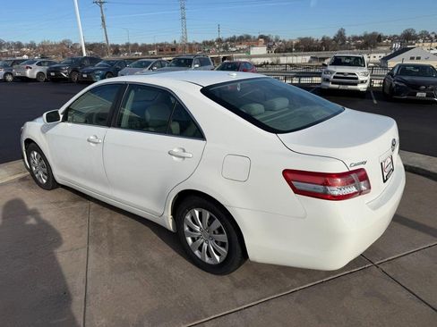 Used 2010 Toyota Camry XLE image 9