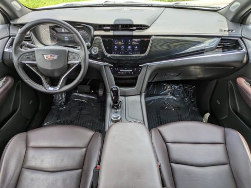 Certified 2023 Cadillac XT6 Premium Luxury FWD image 13
