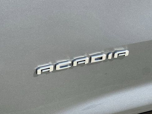 Used 2025 GMC Acadia Elevation image 32