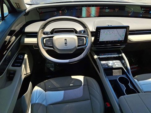 Used 2024 Lincoln Nautilus Premier AWD/4WD image 11