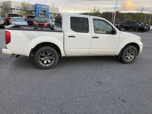 Used 2020 Nissan Frontier SV image 8
