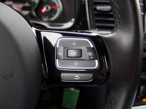 Used 2016 Volkswagen Beetle 1.8T S image 15