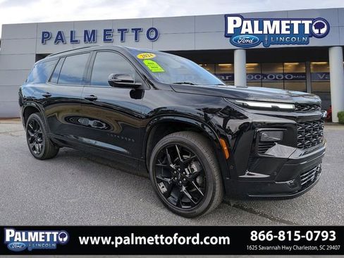 Used 2024 Chevrolet Traverse RS image 1