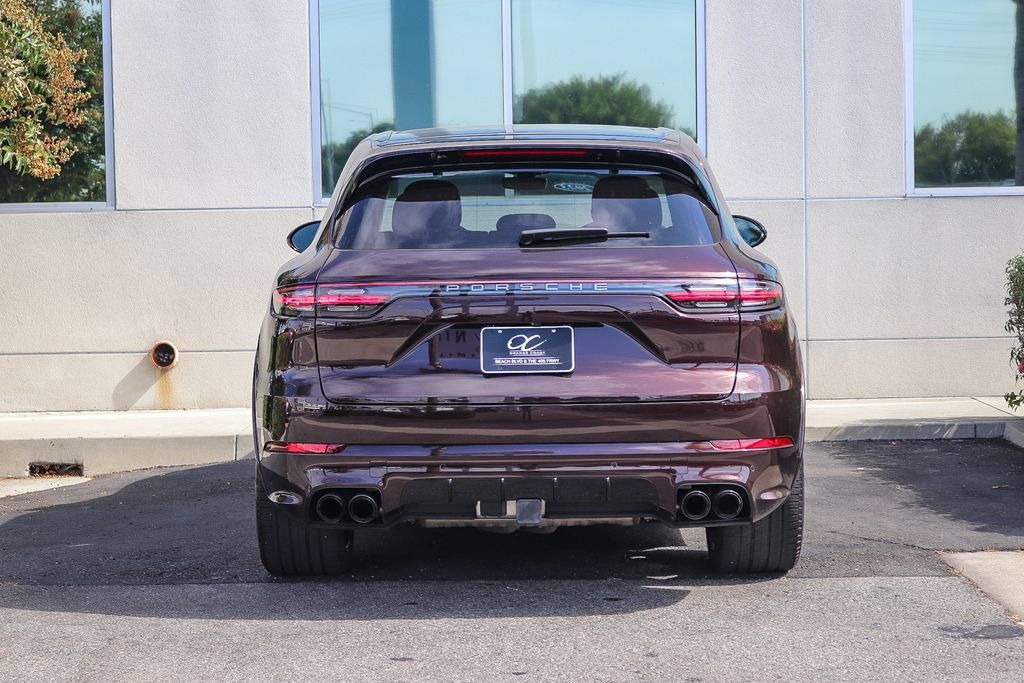 Used 2023 Porsche Cayenne AWD/4WD image 7