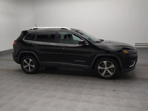 Used 2019 Jeep Cherokee Limited FWD image 11