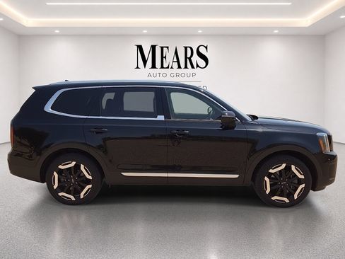 Used 2023 Kia Telluride EX w/ EX Captain's Chair Package FWD image 6