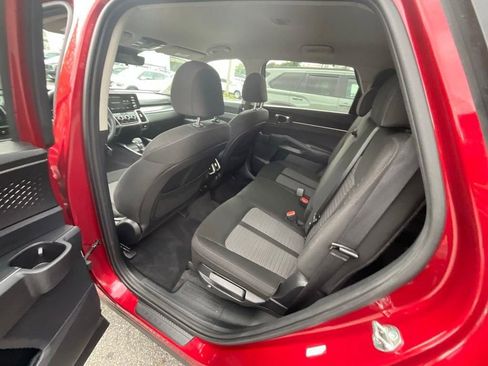 Used 2023 Kia Sorento LX image 20